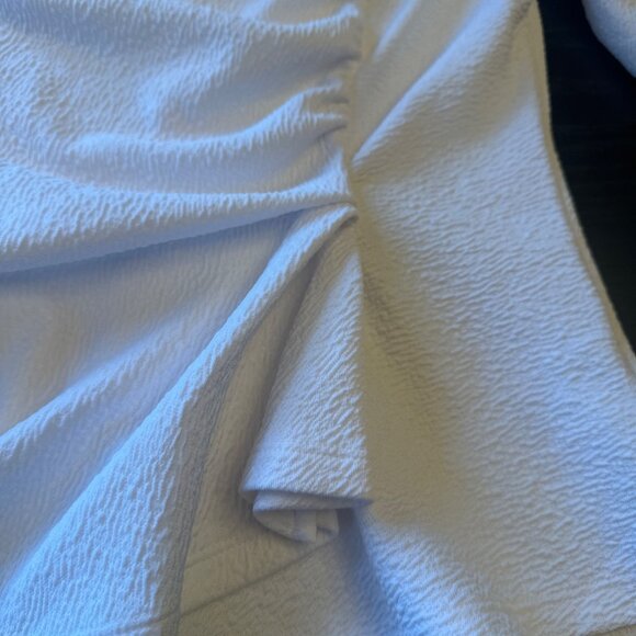 NWT Deletta White Ruched Textured Top M Anthropologie - Picture 4 of 7